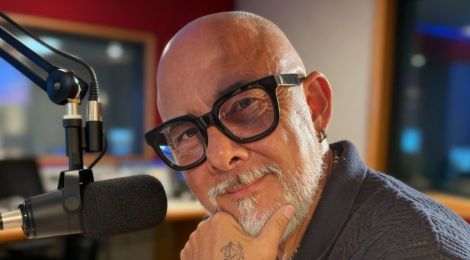 Behind, dietro le storie della musica